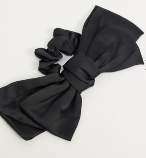 Haarband aus schwarzem Satin mit Oversize-Schleife
